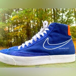 Nike Mid 77 Shoes